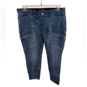 White House Black Market (WHBM) The Ankle Skinny Jeans in blue corduroy. EUC